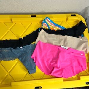 Victoria secret 6pcs of under wear